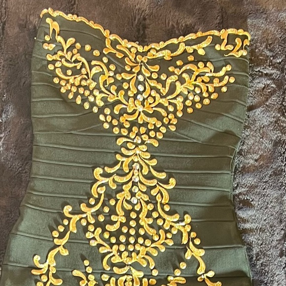 NEW WITH TAGS! BEAUTIFUL!$795 SZ SMALL BLACK AND GOLD WITH CRYSTALS, 1 OF A KIND - Picture 12 of 13